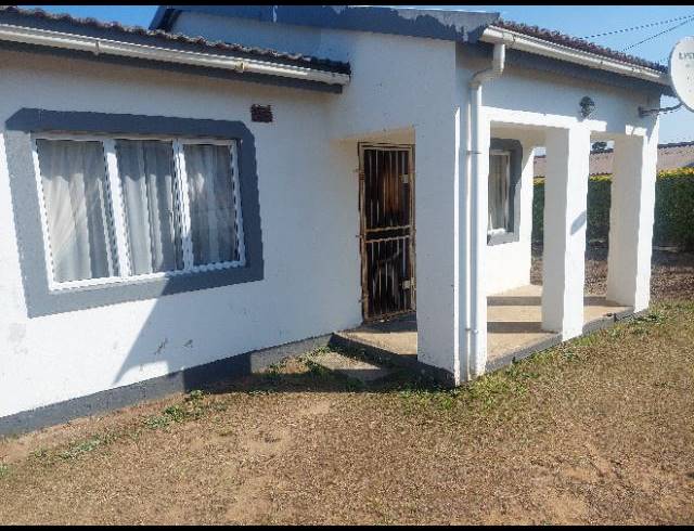 2 BEDROOM HOUSE FOR SALE IN FOLWENI